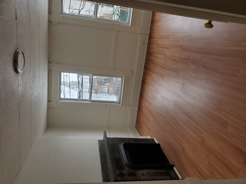 Building Photo - 492 Pine St