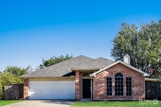 Building Photo - 1013 Meadowbend Dr