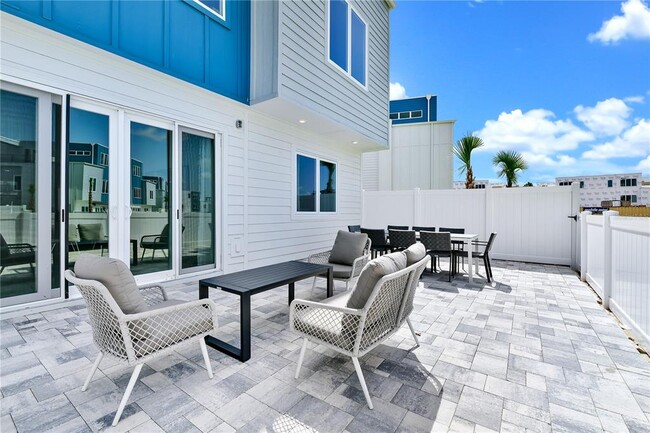 Building Photo - 7740 Sandy Ridge Dr