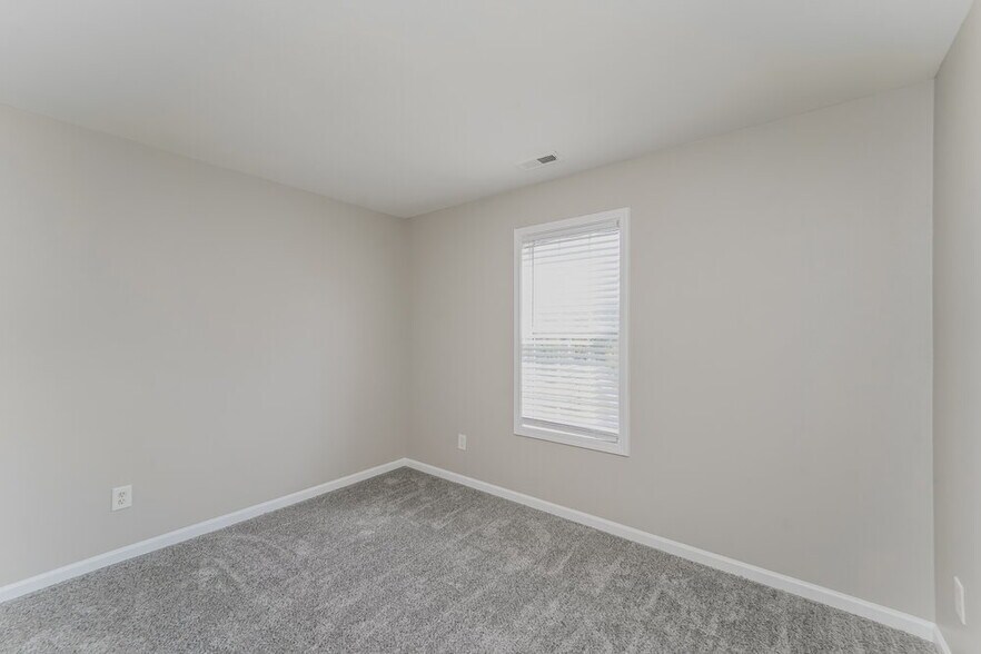 Building Photo - 13107 Ambrosia St