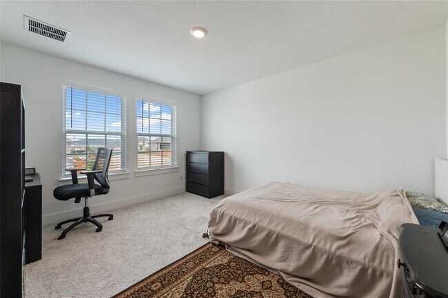 Building Photo - 5708 Navajo Draw Ln