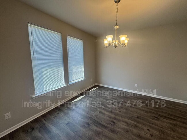 Building Photo - 204 Verger Dr