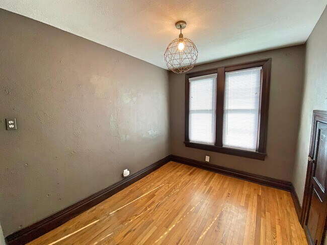 Building Photo - 2445 W 37th Ave