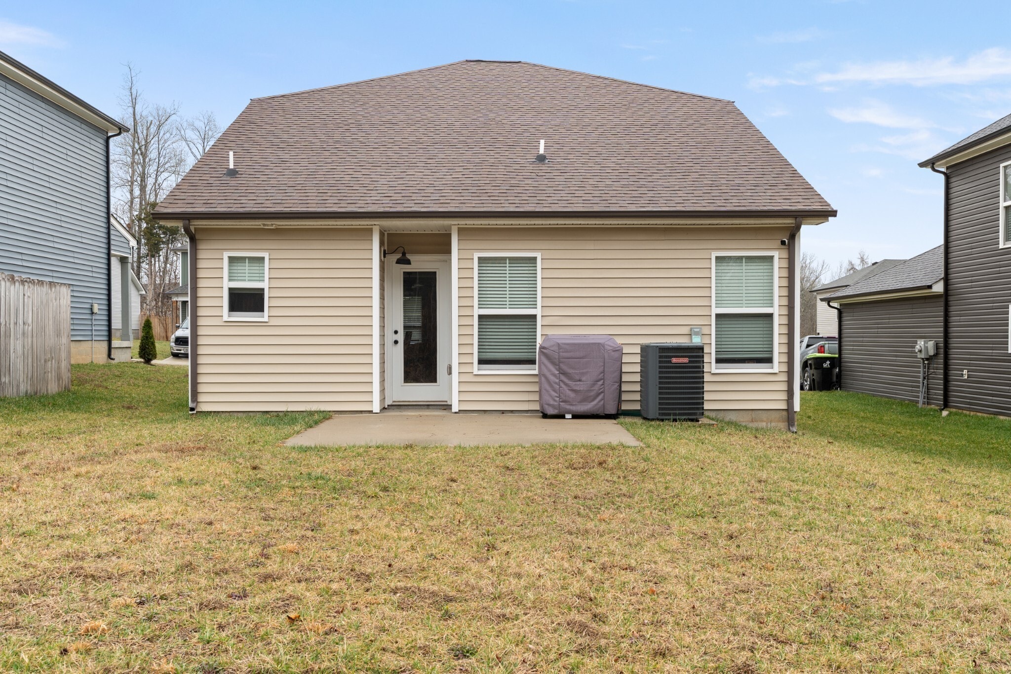 Building Photo - 412 Hillside Dr