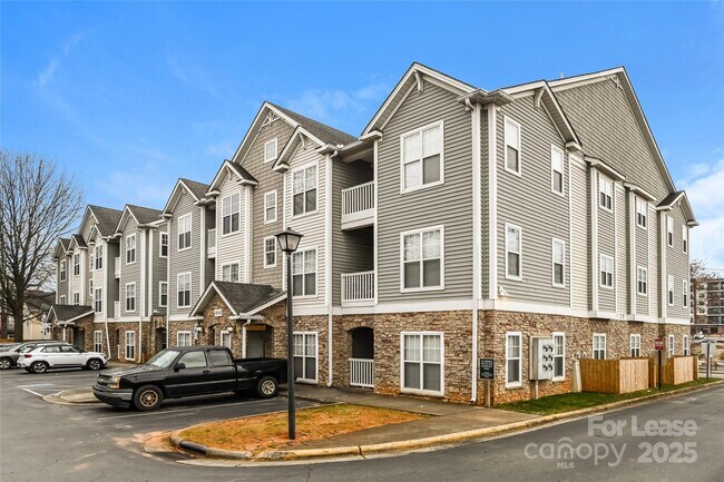 Primary Photo - 1212 Duncan Gardens Dr