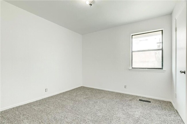 Building Photo - 7144 NW 116th St