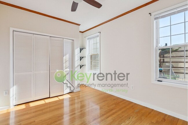 Building Photo - $500 Off First Month! 2BR in The Heights w...