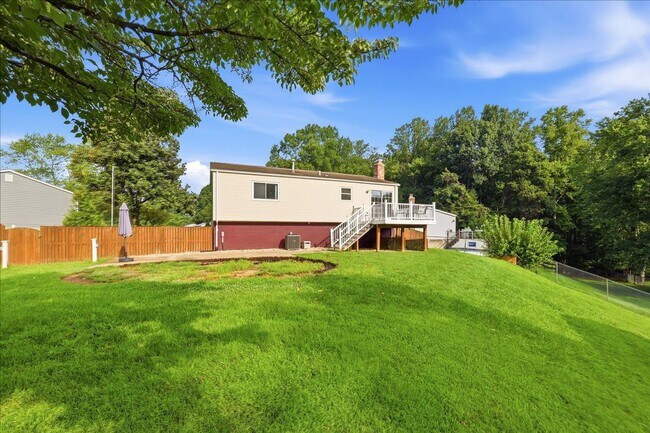 Building Photo - 5481 Saddler Ln