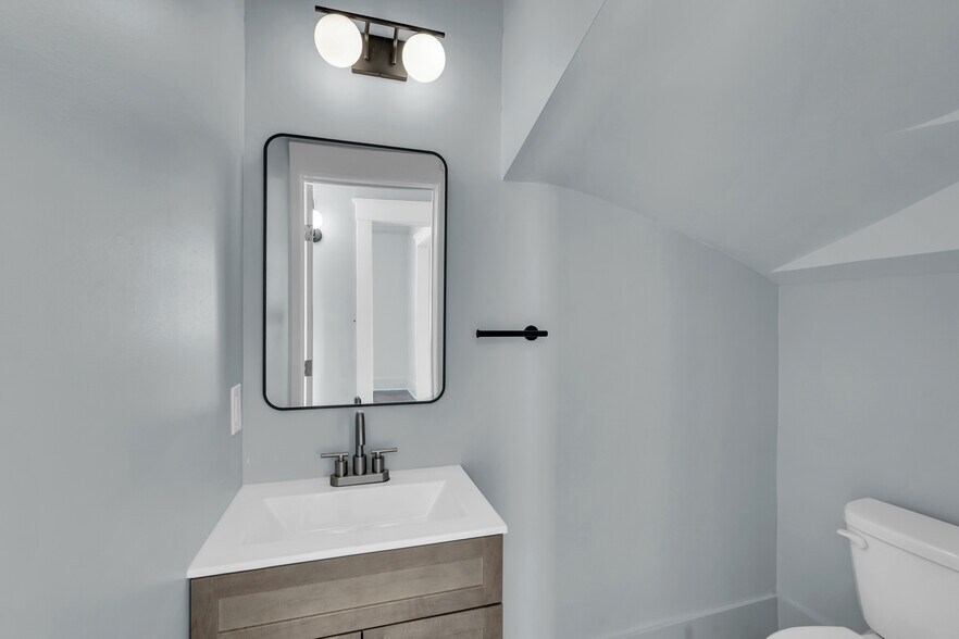 Half Bathroom (downstairs) - 537 E 40th St