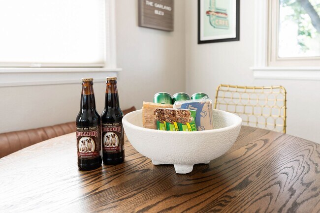 Building Photo - The Garland Bleu 3 bedroom home (Furnished)