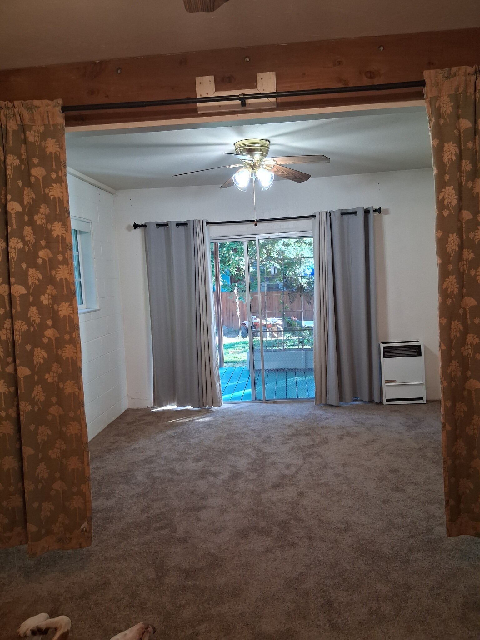 Bedroom/Living room - 770 Haines Ct