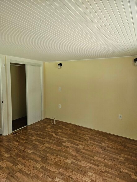 Bedroom 2 - 207 Mountain Rd