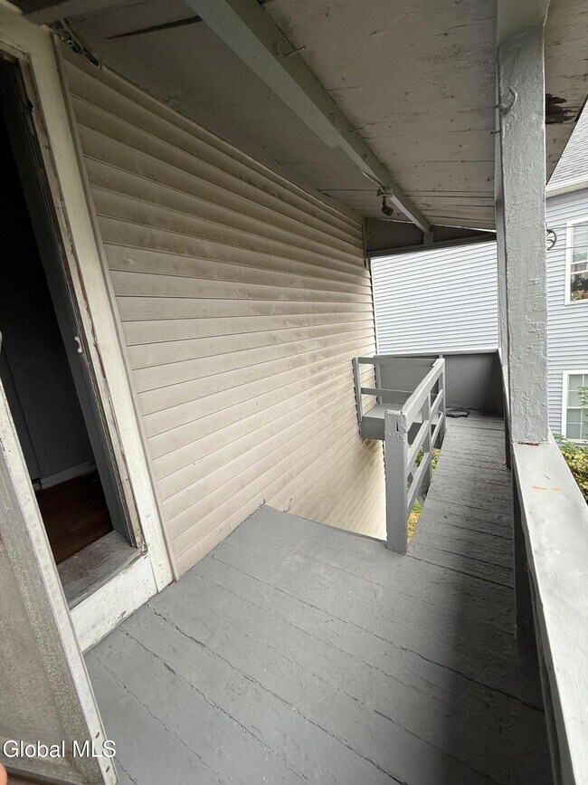 Building Photo - 577 6th Ave