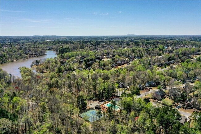 Building Photo - 1281 Lake Washington Dr NW