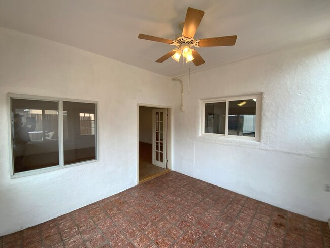 Building Photo - 3 Bedroom Single Story Home Available Near...