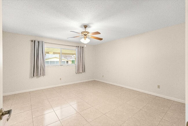 Building Photo - 8665 SW 94th St