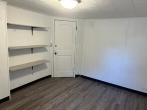 Building Photo - 1221 10th Ave N