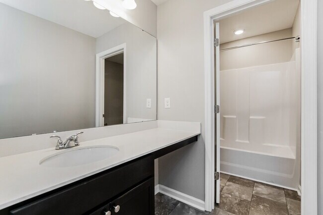 Building Photo - 5260 Calhoun Pl