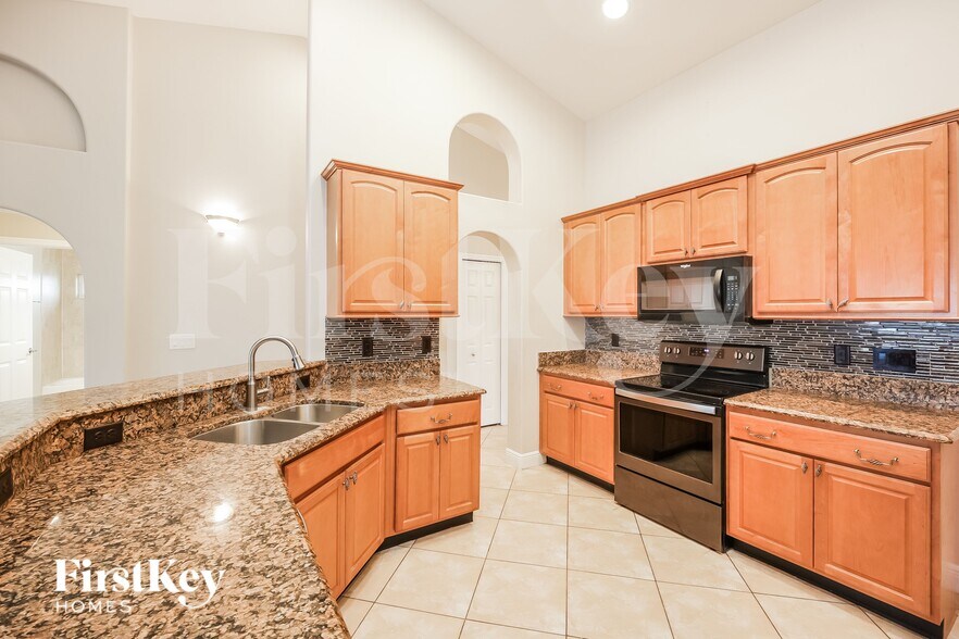 Building Photo - 346 NE 23rd St