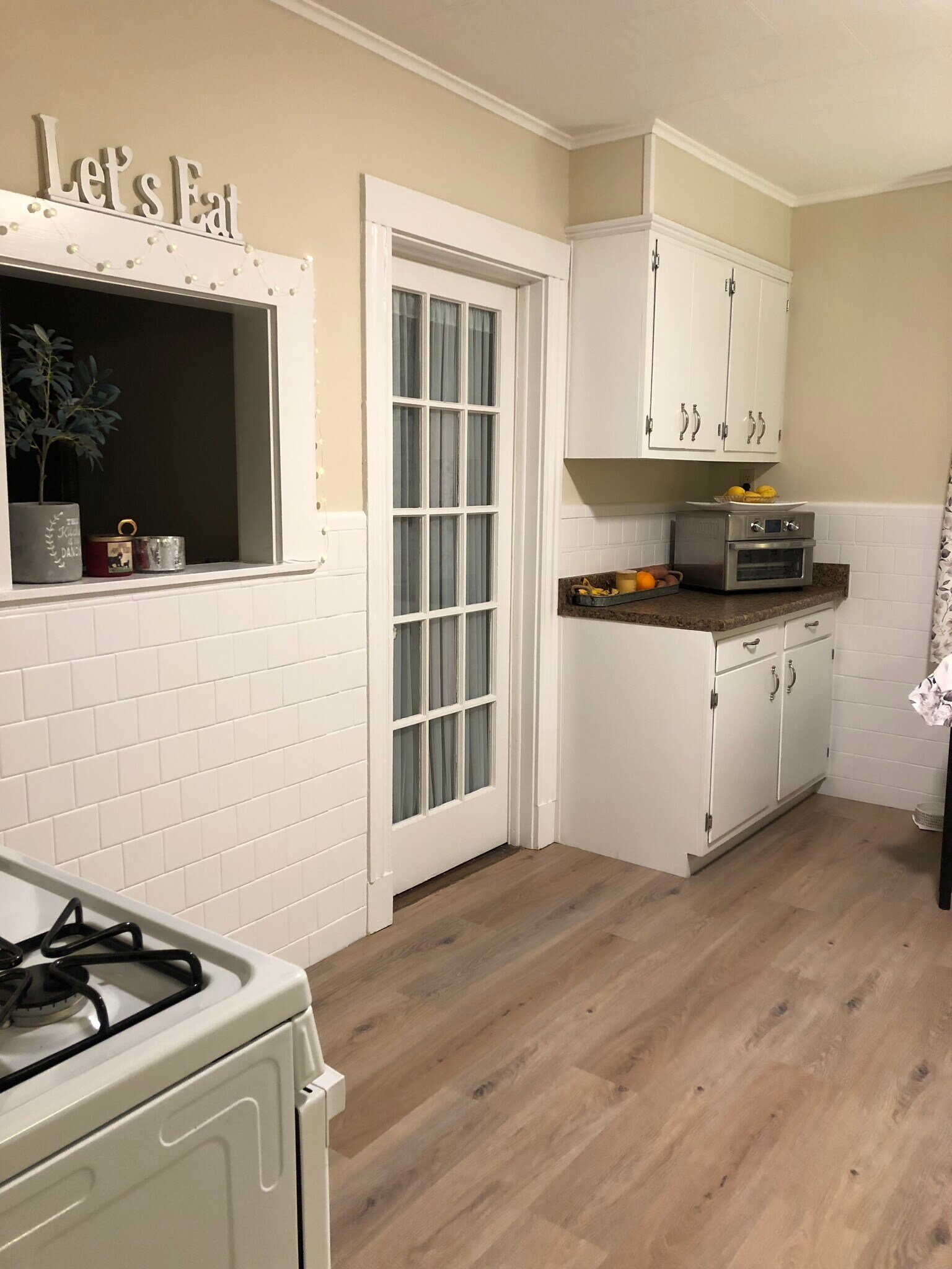 Building Photo - 597 S Main St