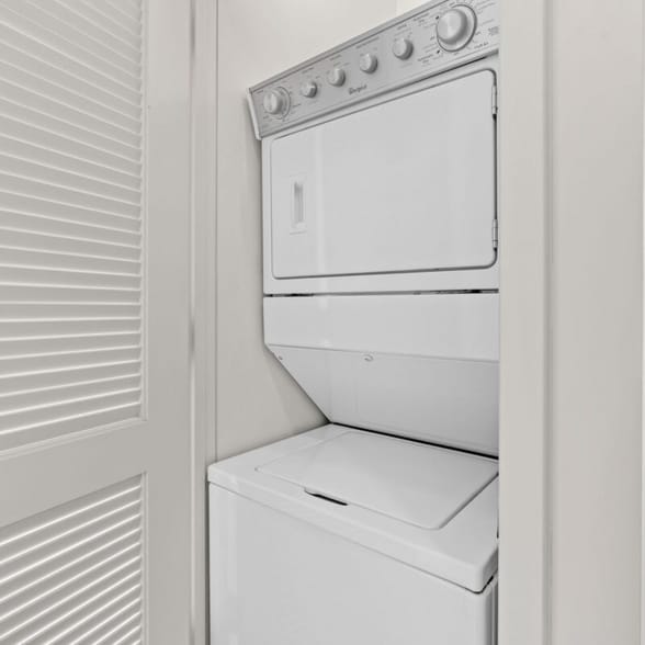 Building Photo - 13 E Huron St