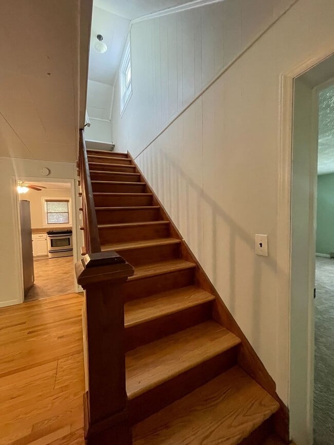 Building Photo - Quaint Country Cottage On Large Lot Near Downtown Blacksburg