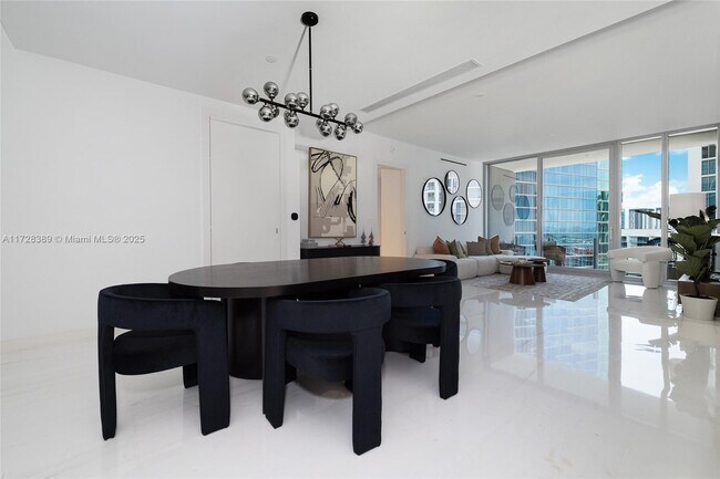 Building Photo - 300 Biscayne Blvd Way