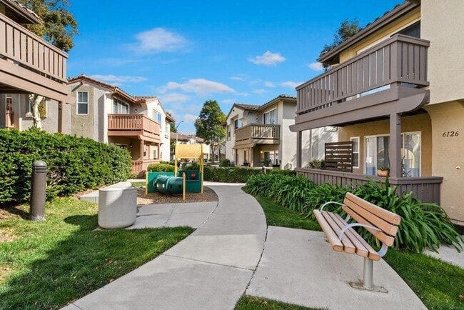 Building Photo - Beautiful Townhome in Rancho Carrillo!