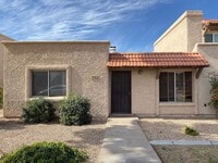Building Photo - Beautiful END UNIT Scottsdale Townhome In The Heart Of Scottsdale