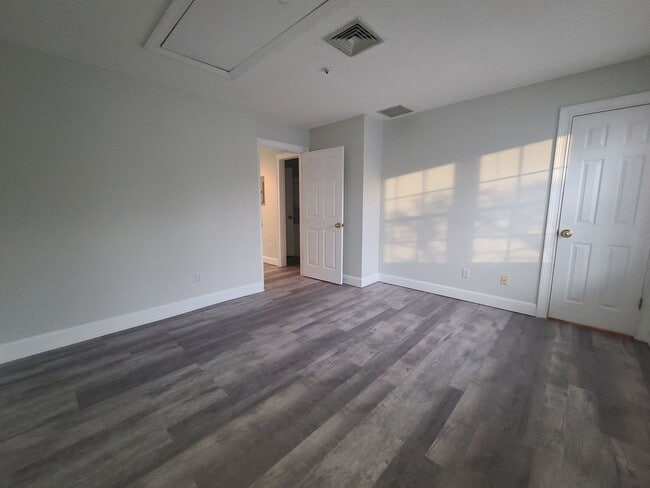 Building Photo - Hill Side Park Condominium