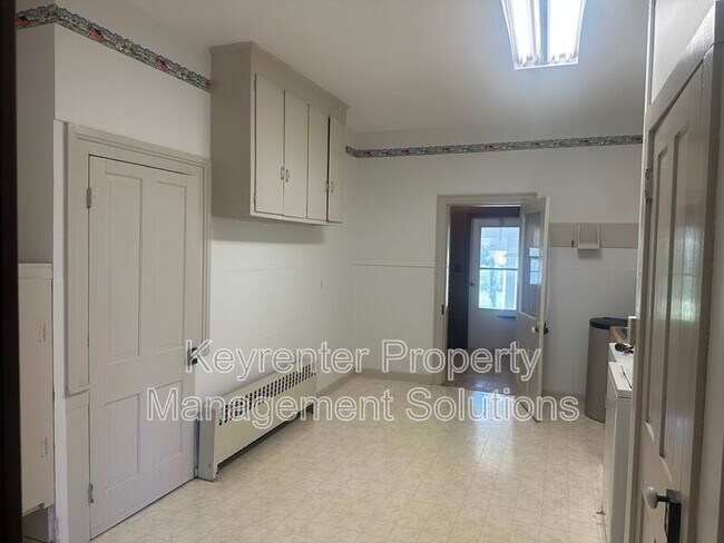 Building Photo - 151 Tanner Ln