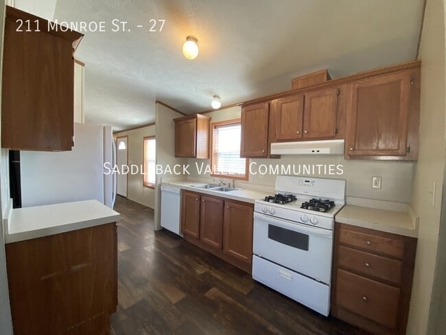 Building Photo - 211 Monroe St