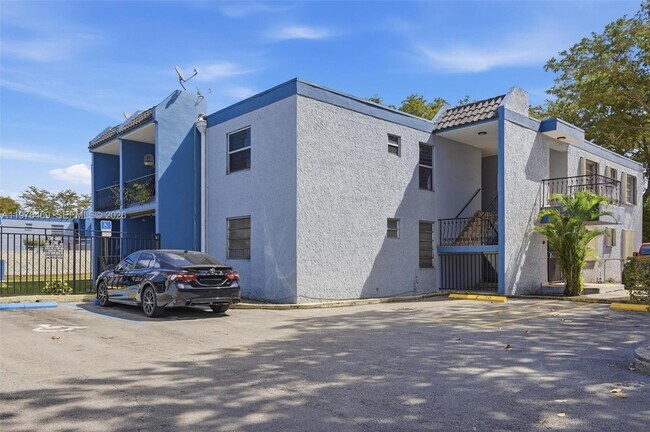 Building Photo - 3001 SW 2nd St