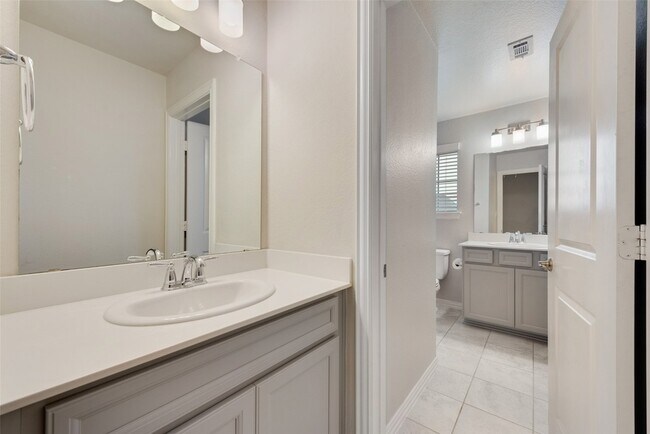 Building Photo - 2617 Walnut Creek Ln