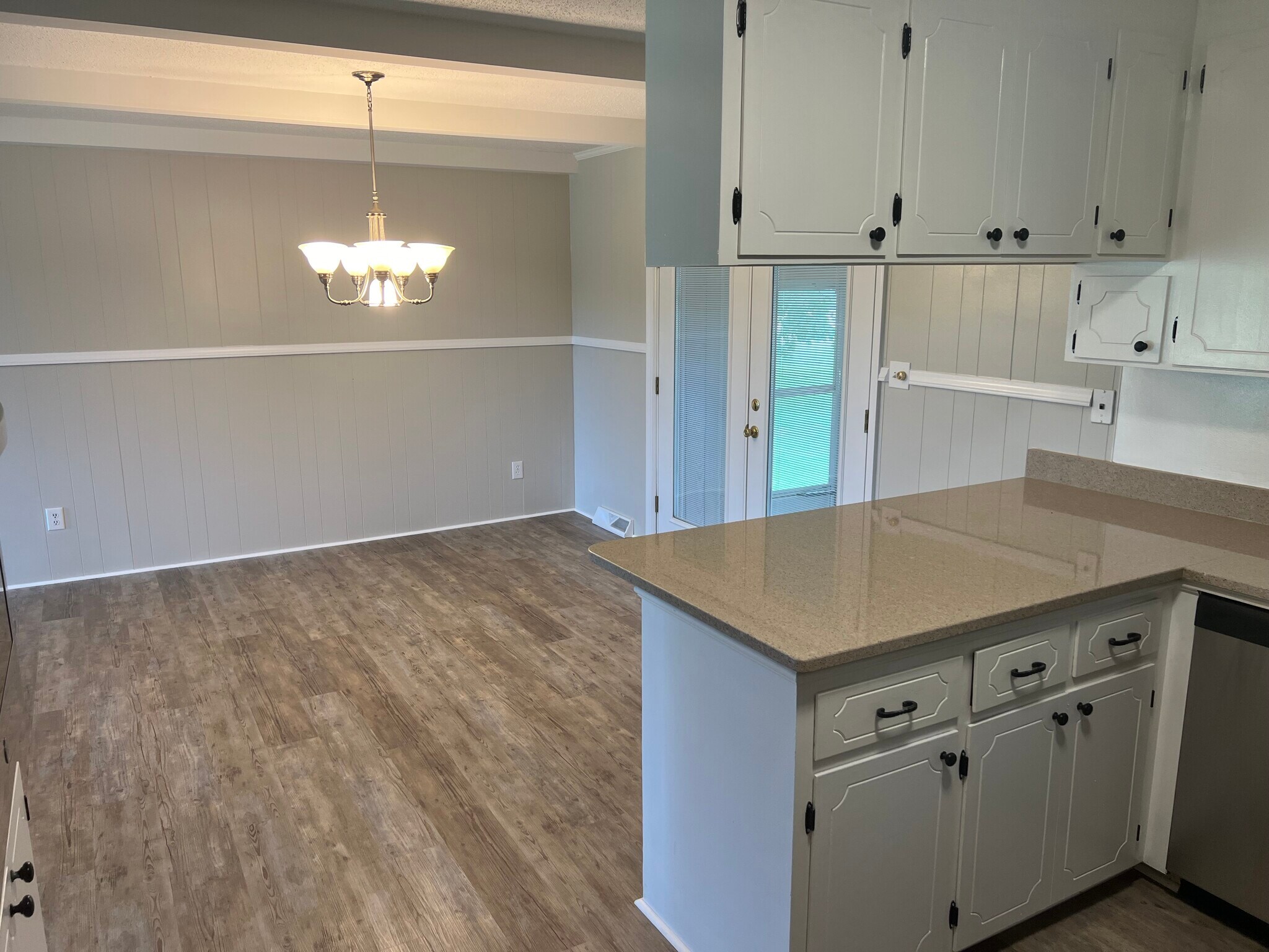 Building Photo - 131 Tokie Ln