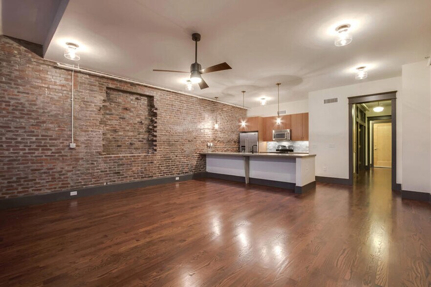 Building Photo - 416 S Gay St