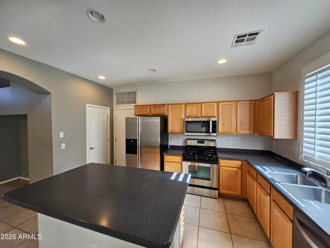 Building Photo - 3841 E Minton St