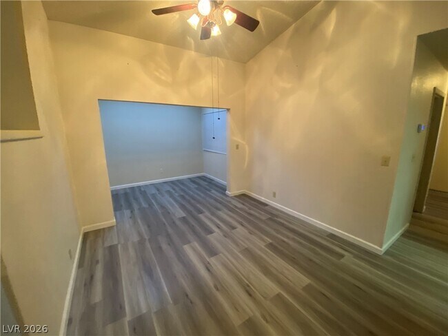 Building Photo - 5712 Swimmer Dr