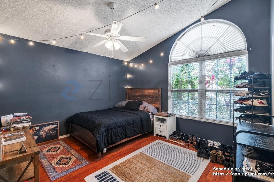 Building Photo - 208 Pap Finn Ct