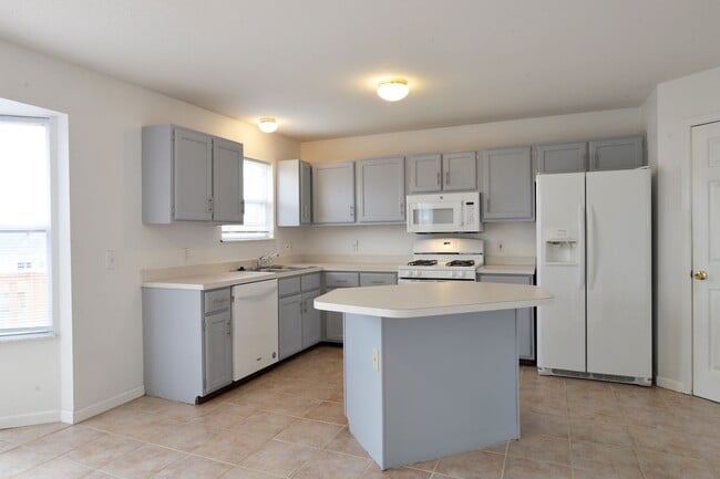 Building Photo - 4162 Whitehall Dr