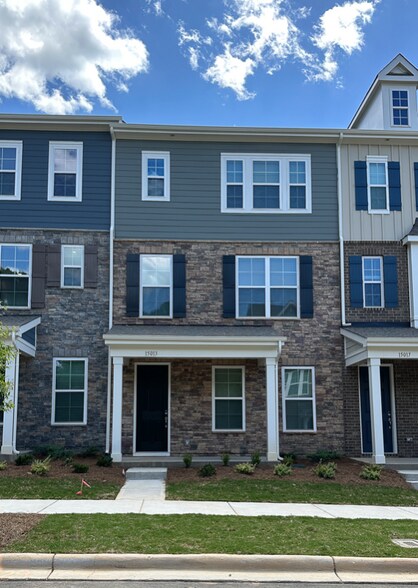 Building Photo - 15013 Camus Ct