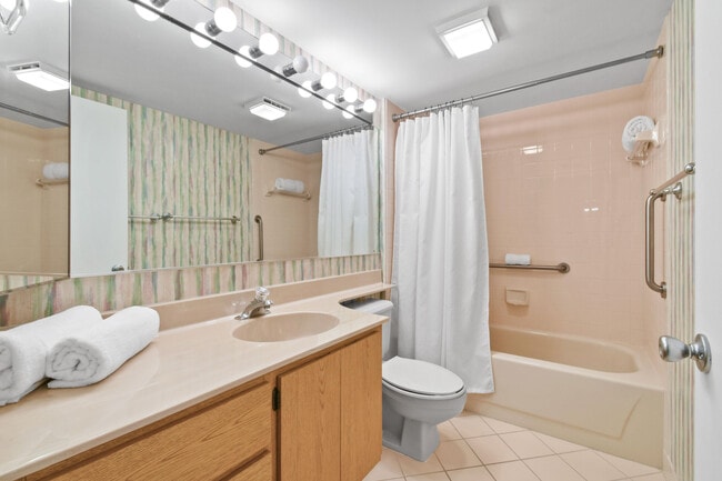 Building Photo - 501 S Seas Dr