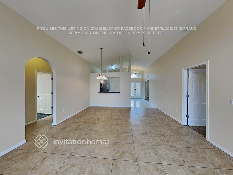 Building Photo - 7900 Hamlet Dr