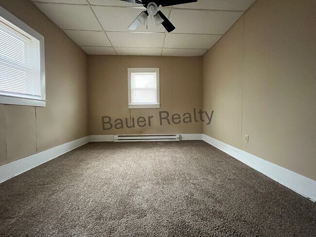 Building Photo - tb412