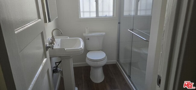 Building Photo - 1153 W 39th St