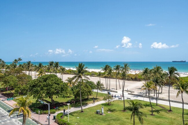 Building Photo - 1036 Ocean Dr