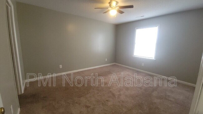 Building Photo - 1502 Barrington Rd NW