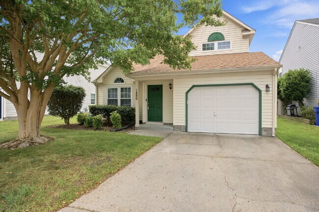 Building Photo - 3-Bedroom Home with Garage & Private Patio