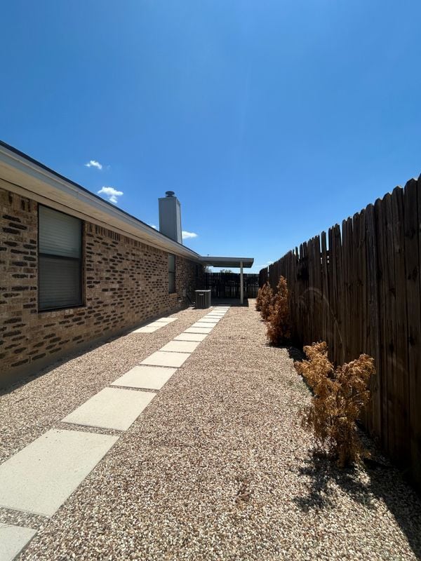 Building Photo - 7503 April Ln