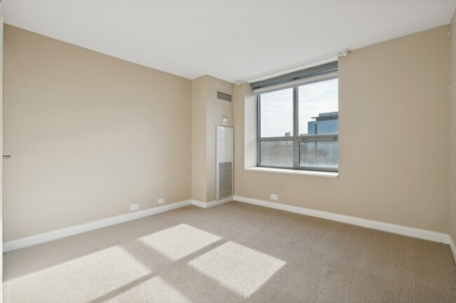 Building Photo - 474 N Lake Shore Dr
